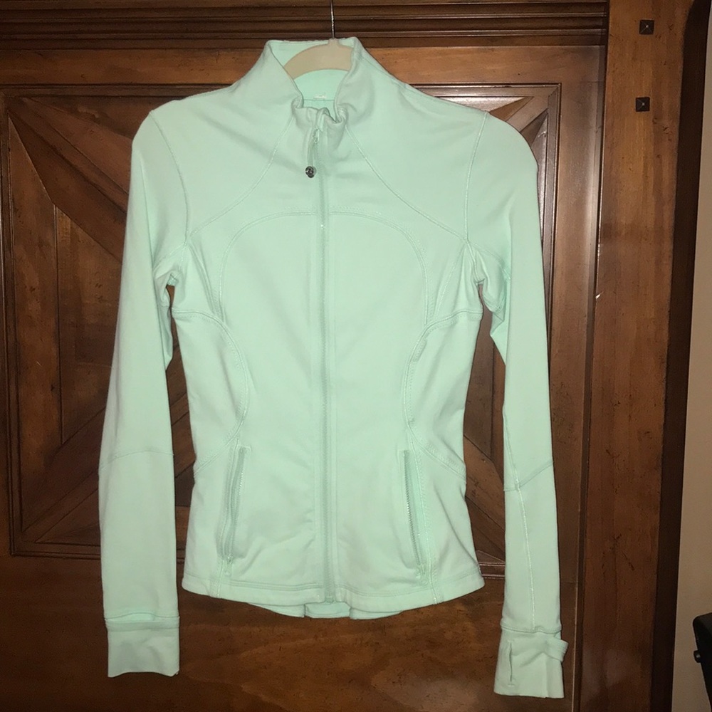 Like new Lululemon forme jacket Worn once!
